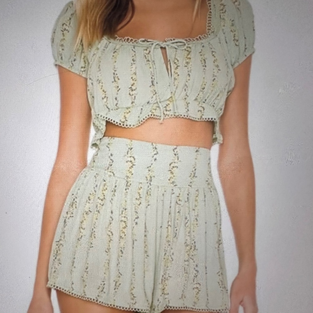 Free People Wild Love Floral print Short set. NWOT